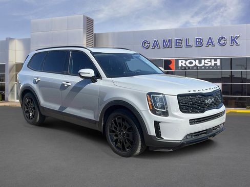 Used 2022 Kia Telluride SX w/ SX Prestige Package AWD/4WD image 3