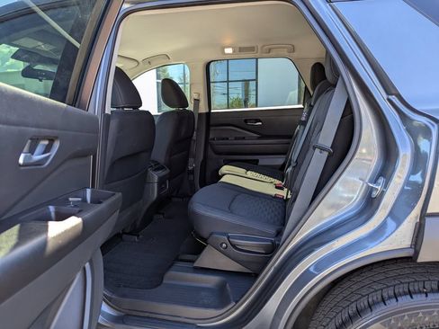Used 2022 Nissan Pathfinder S AWD/4WD image 36