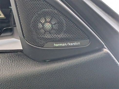 Used 2018 BMW M4 Convertible image 25