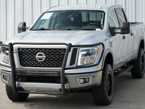 Used 2019 Nissan Titan PRO-4X w/ Pro-4x Utility Package image 43