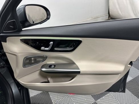 Used 2025 Mercedes-Benz C 300 4MATIC Sedan image 30