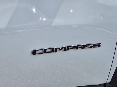 Certified 2024 Jeep Compass Limited AWD/4WD image 11