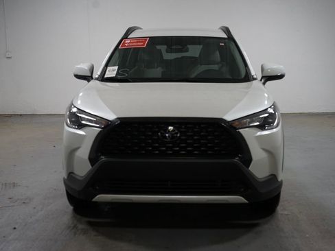 Used 2023 Toyota Corolla Cross LE FWD image 2