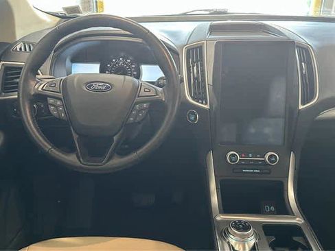 Used 2022 Ford Edge SEL w/ Convenience Package image 9