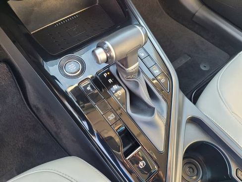 Used 2023 Kia Niro EX FWD image 17