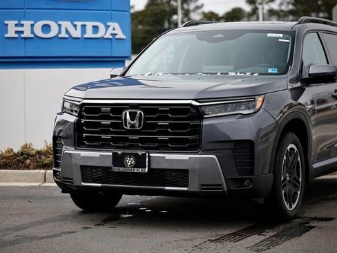 New 2026 Honda Pilot Touring image 2