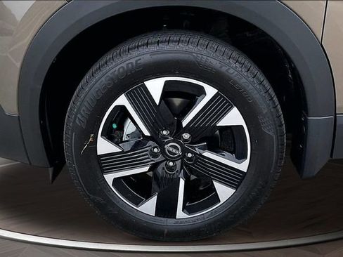 New 2026 Nissan Kicks SV w/ SV Premium Package AWD/4WD image 12