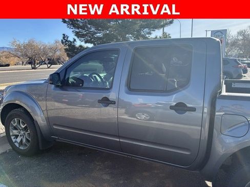 Used 2020 Nissan Frontier SV image 6
