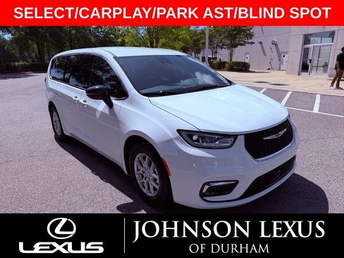 Used 2026 Chrysler Pacifica Select FWD image 1
