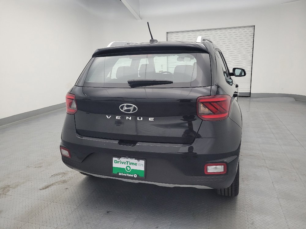 Used 2023 Hyundai Venue SEL FWD image 7