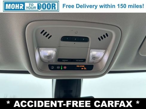 Used 2021 Chevrolet Traverse LT w/ LT Premium Package image 23