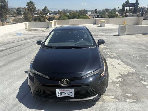 Used 2025 Toyota Corolla LE FWD image 4
