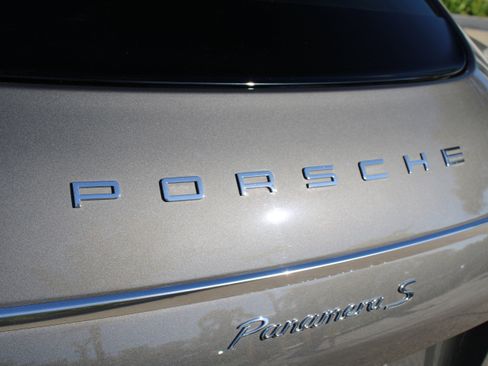 Used 2013 Porsche Panamera S image 15