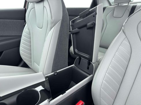 New 2026 Hyundai Elantra Limited FWD image 18