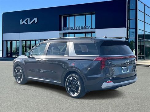 New 2026 Kia Carnival EX image 4