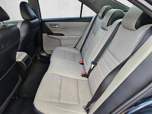 Used 2017 Toyota Camry SE image 17