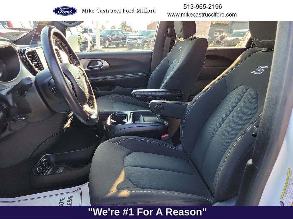 Used 2021 Chrysler Pacifica Touring w/ S Appearance Package FWD image 26
