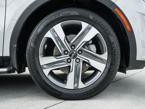 Used 2023 Kia Sorento SX Prestige image 28