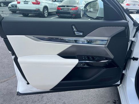 Certified 2024 BMW 760i xDrive 760i xDrive w/ Autobahn Package image 10