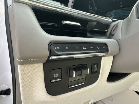 Certified 2023 Cadillac Escalade Premium Luxury Platinum image 34