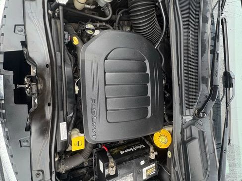 Used 2019 Dodge Grand Caravan SXT image 24