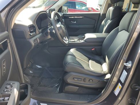 Used 2025 Honda Pilot EX-L image 19