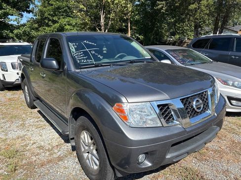Used 2020 Nissan Frontier SV RWD image 6