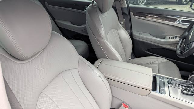 Used 2015 Hyundai Genesis 3.8 RWD image 28