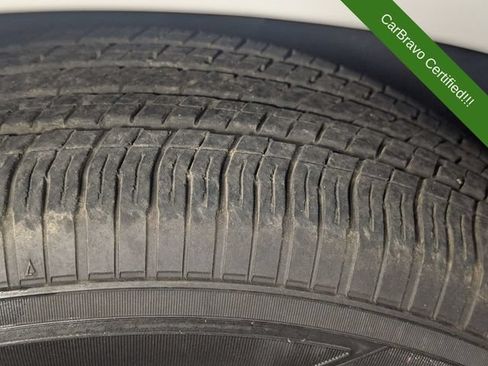 Used 2025 Chrysler Pacifica Select FWD image 10