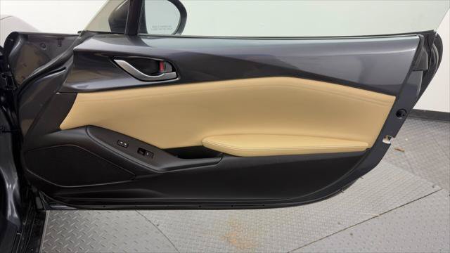 Used 2016 MAZDA MX-5 Miata Grand Touring RWD image 18