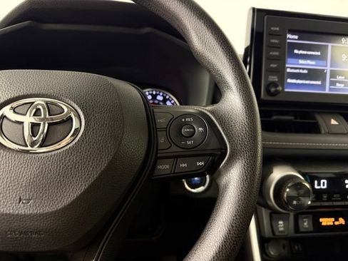 Used 2019 Toyota RAV4 XLE w/ Convenience Package FWD image 19