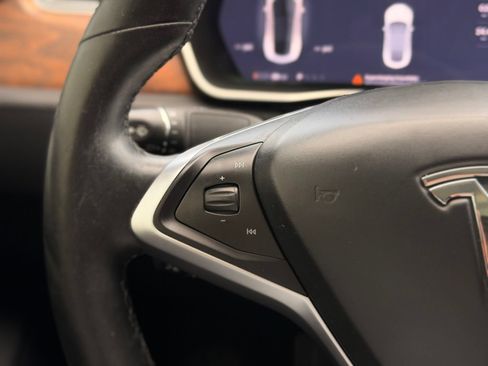 Used 2018 Tesla Model S AWD image 32