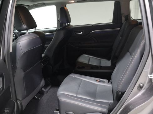 Used 2017 Toyota Highlander Limited w/ Protection Package #3 AWD/4WD image 18