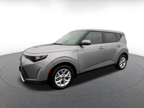 Used 2025 Kia Soul LX w/ LX Technology Package image 8