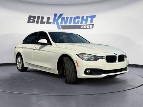 Used 2016 BMW 320i xDrive Sedan AWD/4WD image 7