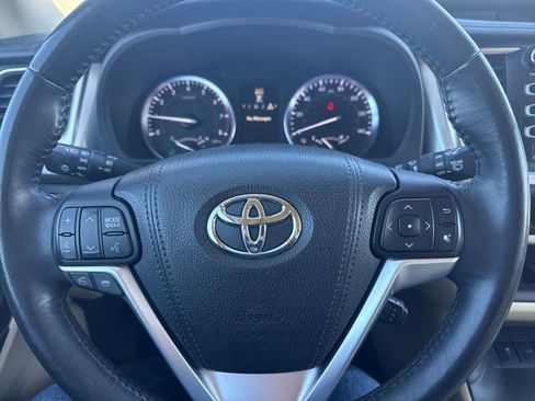 Used 2015 Toyota Highlander Limited image 22