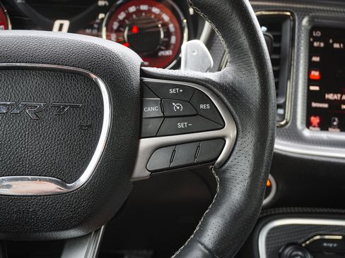 Used 2016 Dodge Challenger SRT Hellcat RWD image 19