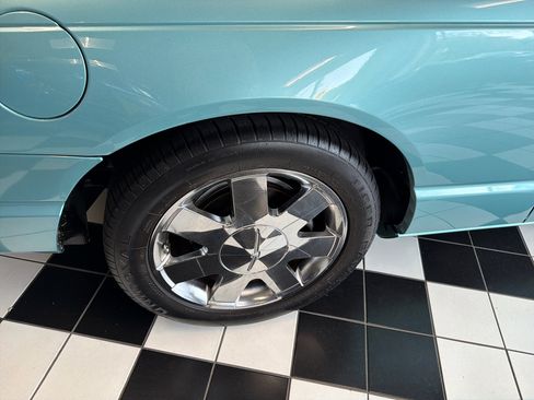 Used 2002 Ford Thunderbird Deluxe image 15