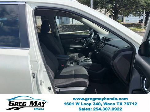 Used 2017 Nissan Rogue SV w/ SV Family Package FWD image 30