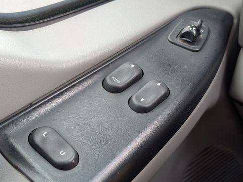 Used 1999 Ford F250 XL AWD/4WD image 19
