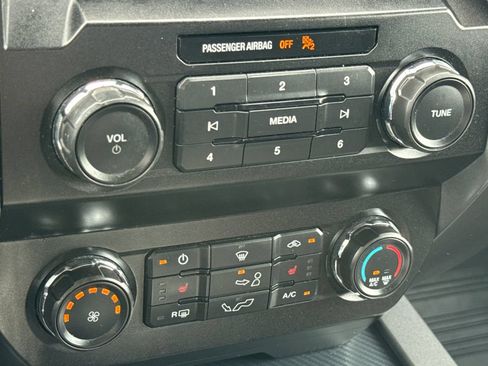 Used 2020 Ford F150 XLT w/ Equipment Group 302A Luxury AWD/4WD image 22