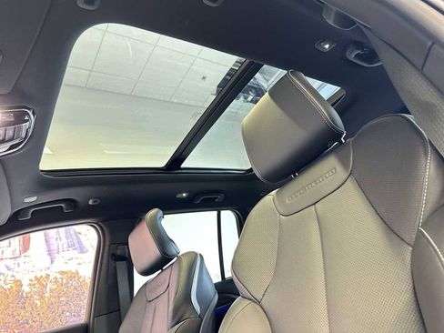 New 2024 Jeep Grand Cherokee Overland w/ Advanced Protech Group III image 32