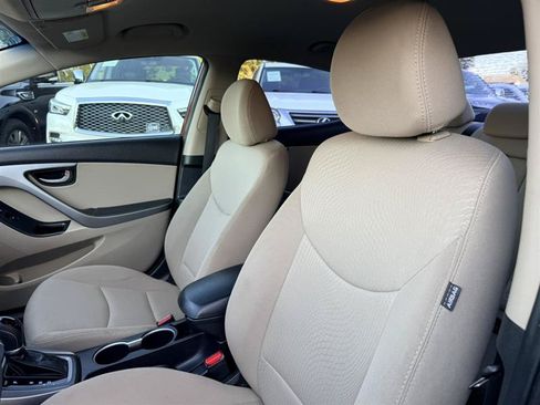 Used 2014 Hyundai Elantra SE w/ Option Group 02 FWD image 23
