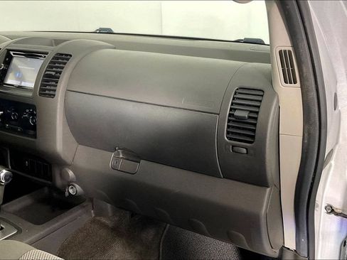 Used 2012 Suzuki Equator Premium RWD image 18
