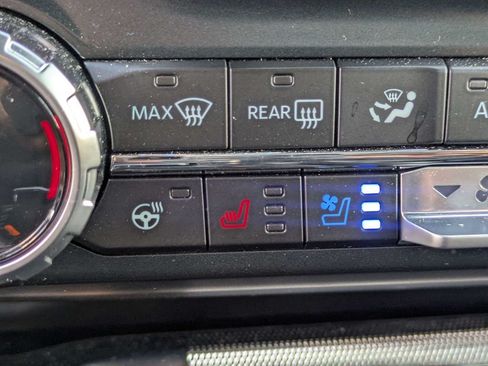 Used 2025 Ford F150 Lariat w/ Equipment Group 502A High AWD/4WD image 25