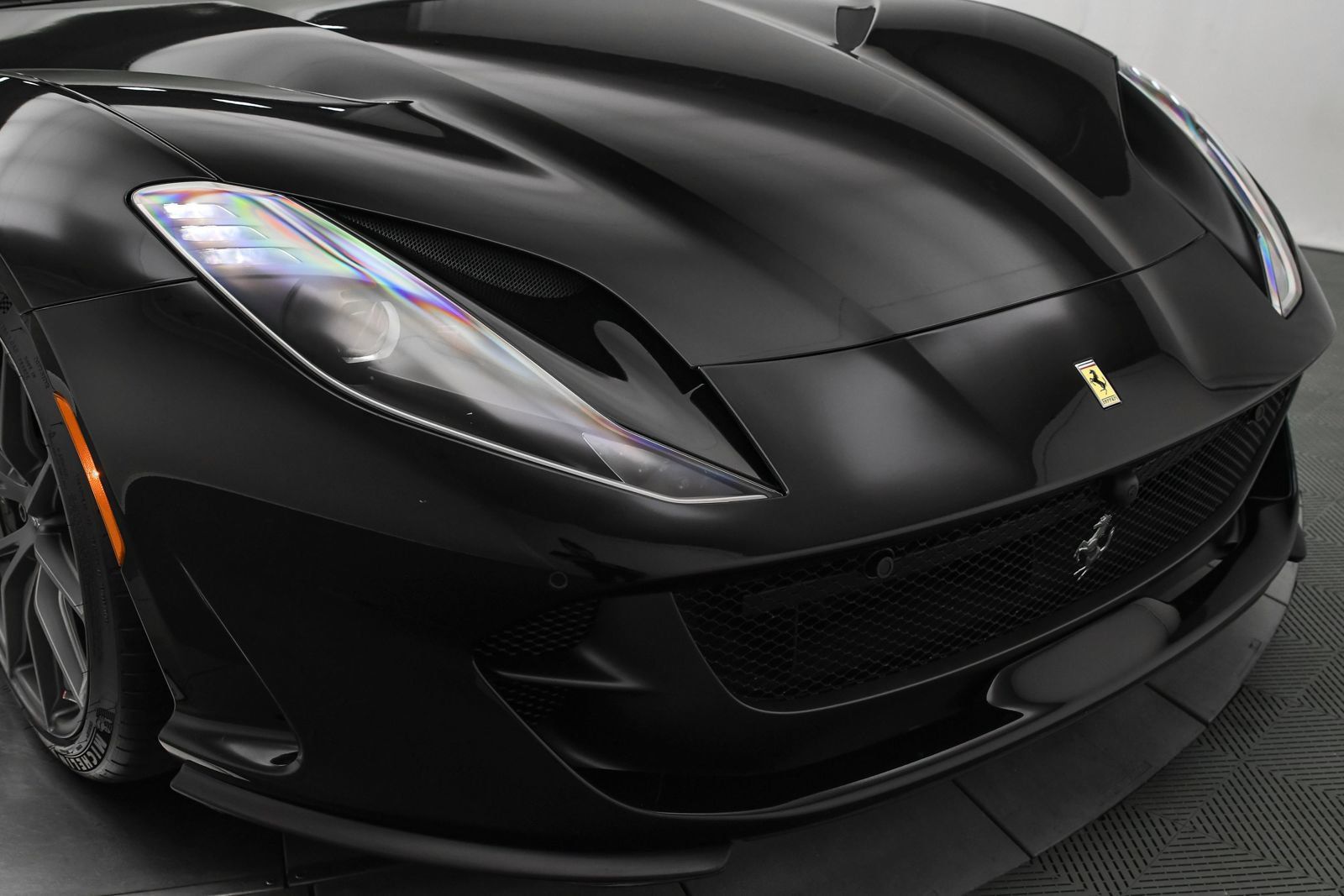 Used 2018 Ferrari 812 Superfast RWD image 51