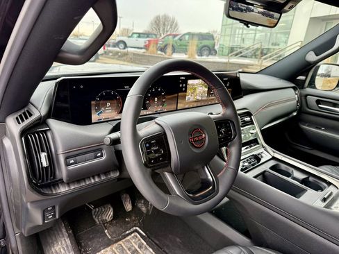 Used 2025 Nissan Armada PRO-4X w/ Pro-4X Premium Package image 9