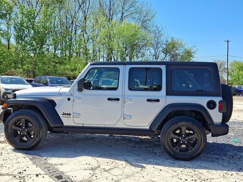 Used 2022 Jeep Wrangler Unlimited Sport AWD/4WD image 5