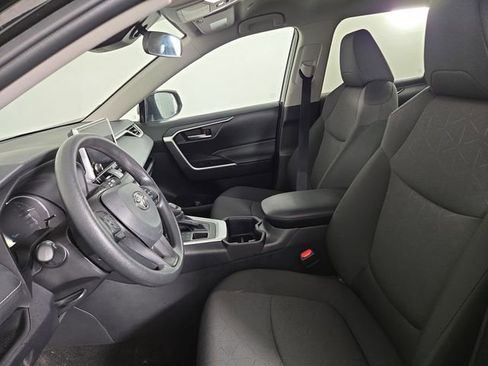 Used 2025 Toyota RAV4 XLE image 12