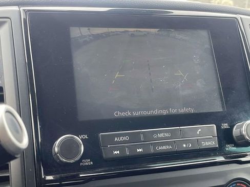 Used 2022 Nissan Titan SV image 18